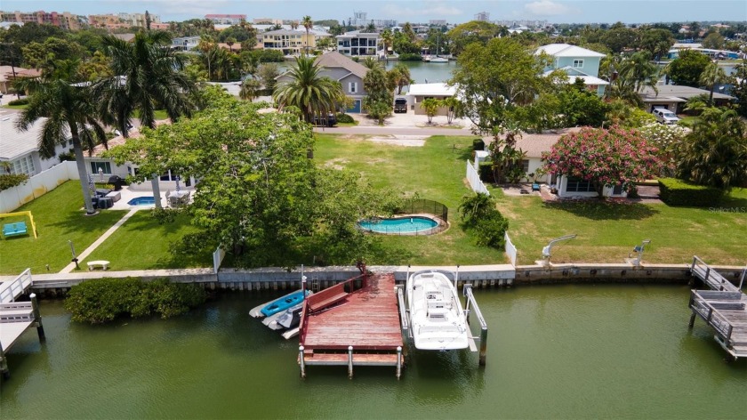 WATERFRONT LOT!!! This Redington Shores waterfront property - Beach Lot for sale in Redington Beach, Florida on Beachhouse.com