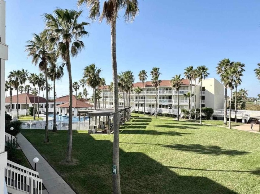 THIS GREAT SECOND FLOOR UNIT IN THE GULFPOINT HAS FANTASTIC - Beach Condo for sale in South Padre Island, Texas on Beachhouse.com