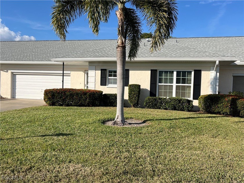 This spacious 3 bedroom unit features a gorgeous updated kitchen - Beach Condo for sale in Fort Myers, Florida on Beachhouse.com
