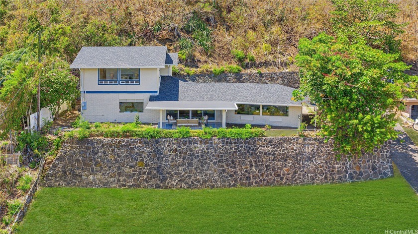 NEW Price, MOTIVATED Seller, DON'T miss out! RARE opportunity to - Beach Home for sale in Honolulu, Hawaii on Beachhouse.com