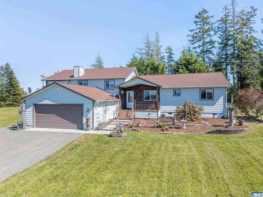 This multi-level home features a brilliant open-concept design - Beach Home for sale in Sequim, Washington on Beachhouse.com