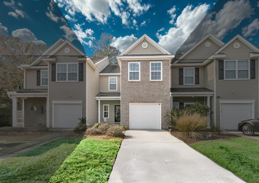 Welcome to the desirable Cain Crossing community of - Beach Townhome/Townhouse for sale in Charleston, South Carolina on Beachhouse.com