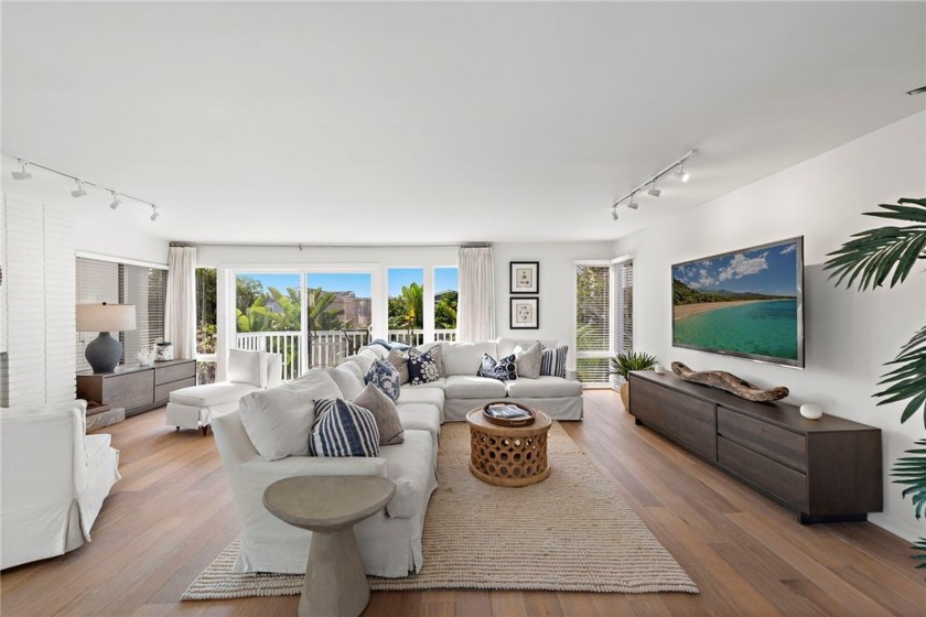 Perfectly positioned in the heart of Corona del Mar, this - Beach Townhome/Townhouse for sale in Corona Del Mar, California on Beachhouse.com