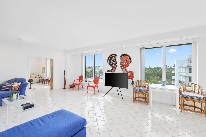 Live the Palm Beach lifestyle at its finest in this bright - Beach Condo for sale in Palm Beach, Florida on Beachhouse.com