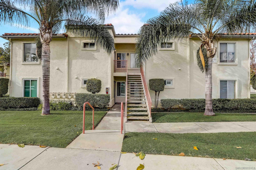 Upper unit retreat located in Oceanside!! Enter the property to - Beach Home for sale in Oceanside, California on Beachhouse.com