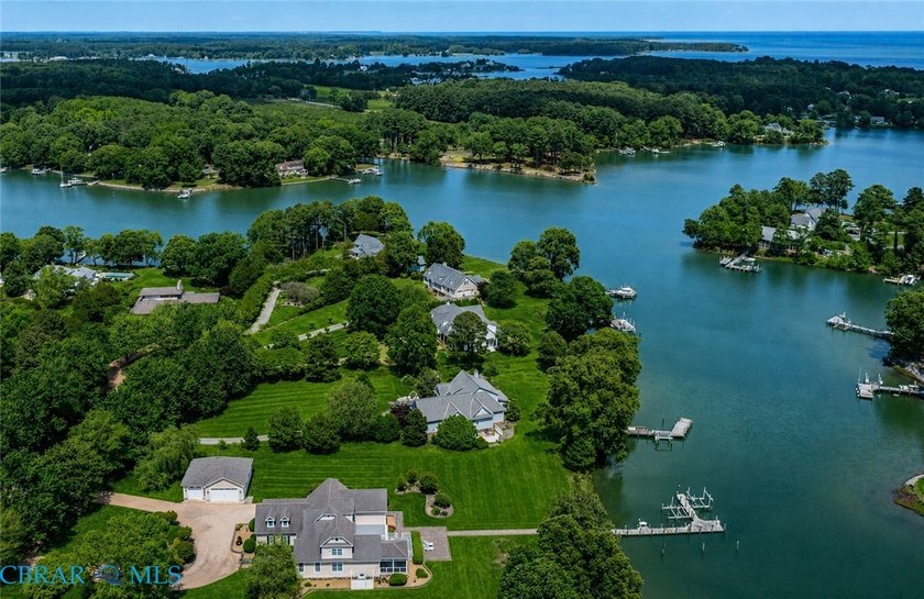 Located in the desirable Tabbs Creek neighborhood of White Stone - Beach Home for sale in White Stone, Virginia on Beachhouse.com