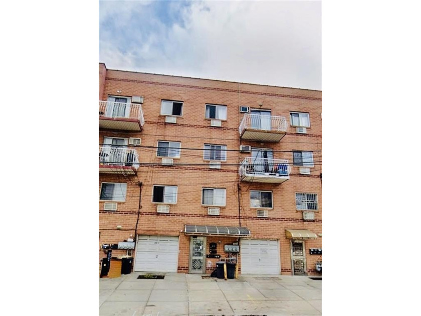 Excellent investment opportunity in the heart of Flushing! - Beach Home for sale in Flushing, New York on Beachhouse.com