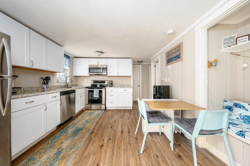 Bring your suitcases... Cape Cod is calling. Here is the perfect - Beach Condo for sale in Hyannis, Massachusetts on Beachhouse.com