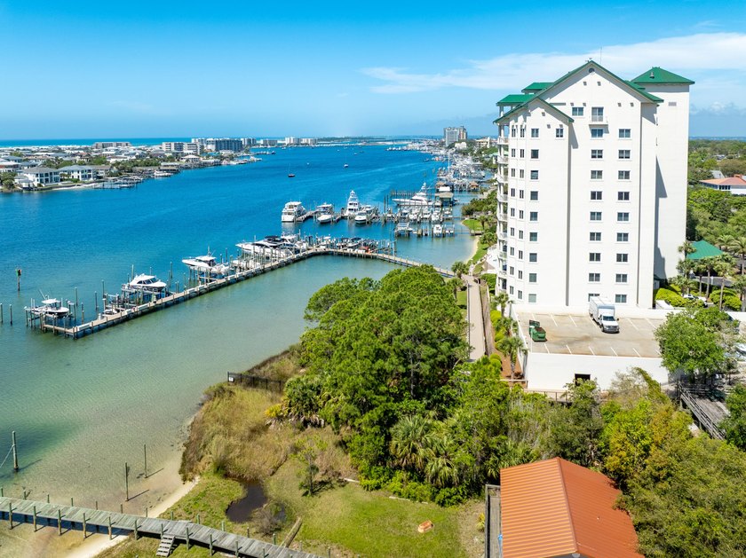 LISTING PRICE JUST SHARPLY REDUCED! POTENTIAL ASSUMABLE V.A - Beach Condo for sale in Destin, Florida on Beachhouse.com