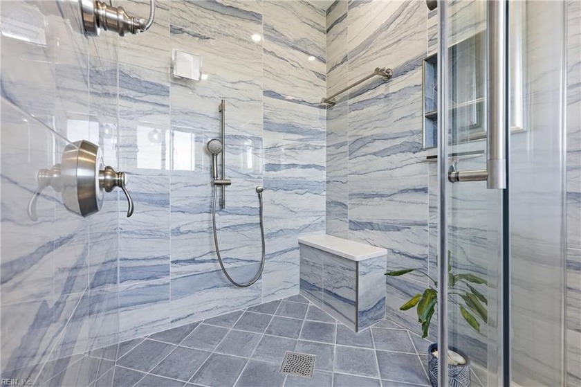 STUNNING OCEANSIDE TURN KEY TOWNHOME IN GEORGETOWN SANDS- - Beach Townhome/Townhouse for sale in Kitty Hawk, North Carolina on Beachhouse.com