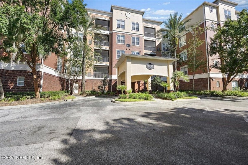 Welcome to this beautifully updated 3 bedroom 2.5 bath condo - Beach Condo for sale in Jacksonville, Florida on Beachhouse.com