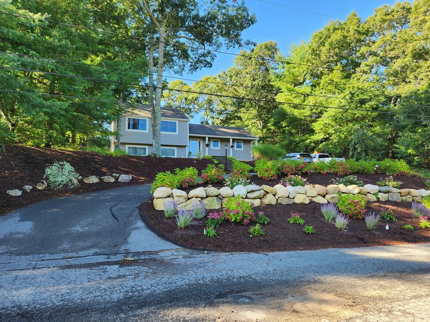 This 3 bedroom, 2 bath home was extensively renovated over last - Beach Home for sale in Monument Beach, Massachusetts on Beachhouse.com