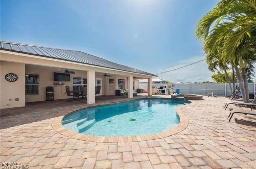 Impressive and spacious 6-bedroom, 4-bathroom home designed for - Beach Home for sale in Cape Coral, Florida on Beachhouse.com