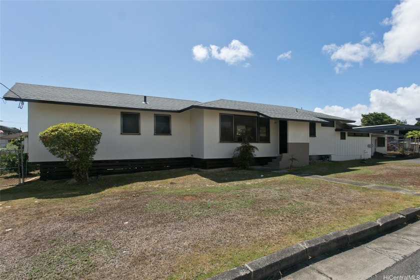Discover this charming single-level, 3-bedroom, 1.5-bath home - Beach Home for sale in Honolulu, Hawaii on Beachhouse.com