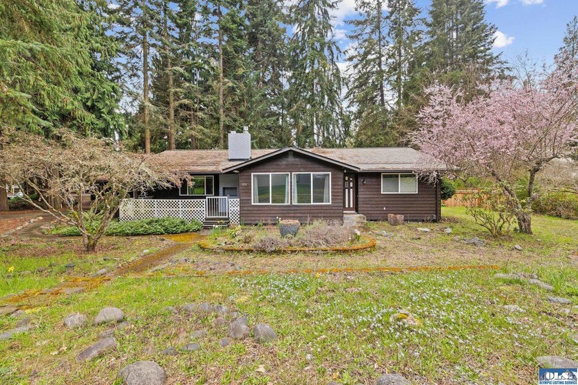 Lovely home in Dungeness Meadows showcasing quality - Beach Home for sale in Sequim, Washington on Beachhouse.com
