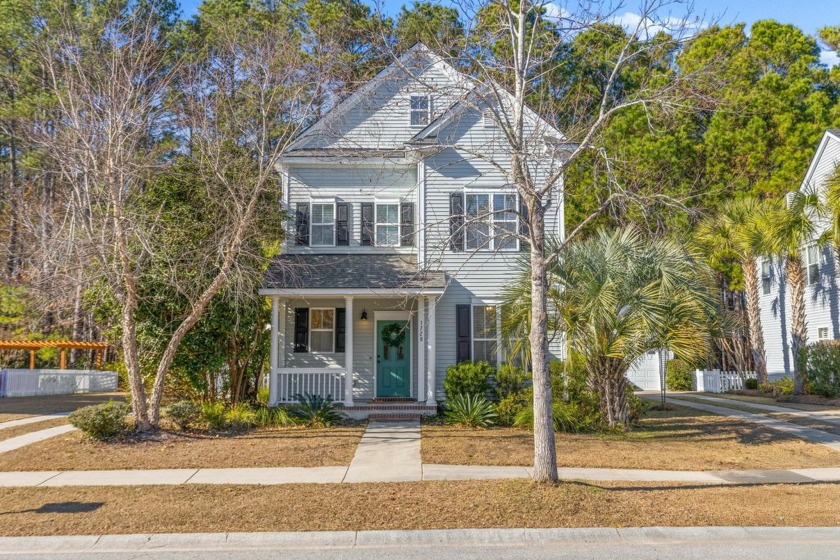 Welcome to this charming Charleston Single! This 3-bedroom, 2 - Beach Home for sale in Mount Pleasant, South Carolina on Beachhouse.com