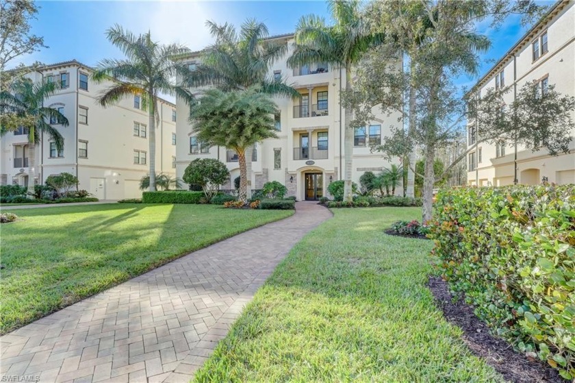 BEST SOUTHWESTERN VIEW IN VIANSA!  This TOP FLOOR residence - Beach Condo for sale in Naples, Florida on Beachhouse.com