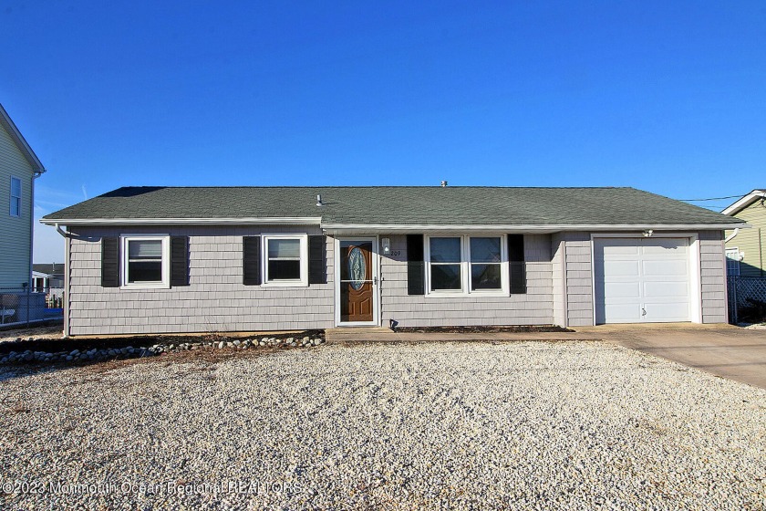 Waterfront Ranch - Beautiful, updated and great location! This 3 - Beach Home for sale in Barnegat, New Jersey on Beachhouse.com