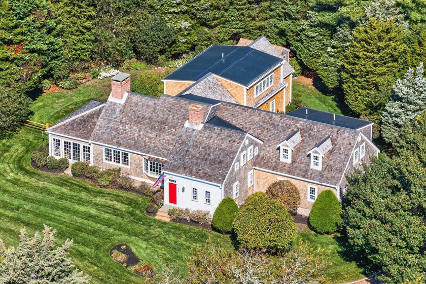 Meticulously maintained inside and out, the Mayo-Keene House - Beach Home for sale in Eastham, Massachusetts on Beachhouse.com