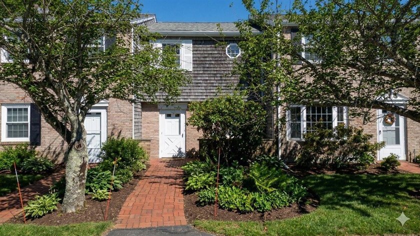 Welcome to this well maintained two bedroom, one and a half bath - Beach Condo for sale in Centerville, Massachusetts on Beachhouse.com