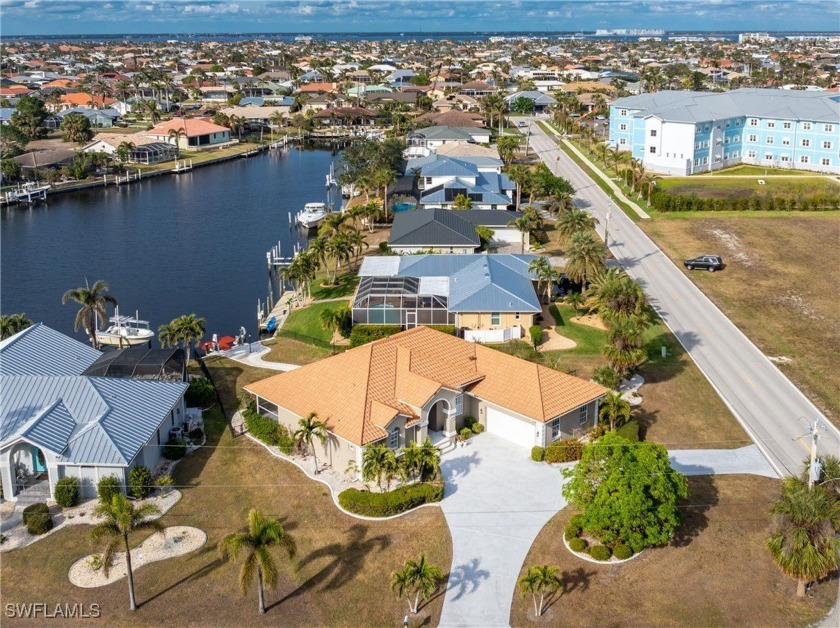 Don't miss your opportunity to own this recently updated - Beach Home for sale in Punta Gorda, Florida on Beachhouse.com