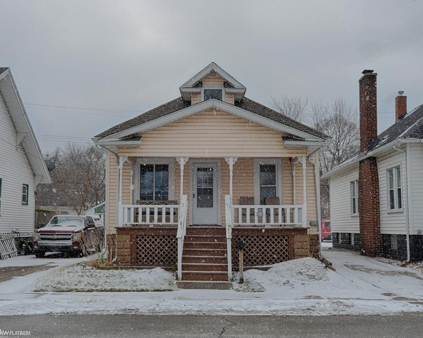 Welcome to you new home! This home would be a great home for - Beach Home for sale in Port Huron, Michigan on Beachhouse.com