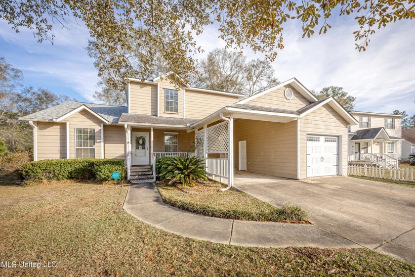 Welcome Home!Nestled in the desirable Northwood Hills - Beach Home for sale in Gulfport, Mississippi on Beachhouse.com