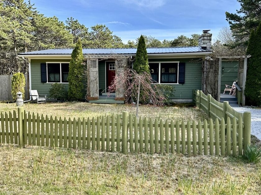 : Private and Convenient Location! Extensively renovated 2 story - Beach Home for sale in North Truro, Massachusetts on Beachhouse.com