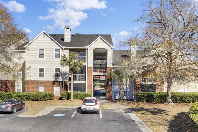 This well-maintained condo offers the perfect blend of comfort - Beach Home for sale in Mount Pleasant, South Carolina on Beachhouse.com