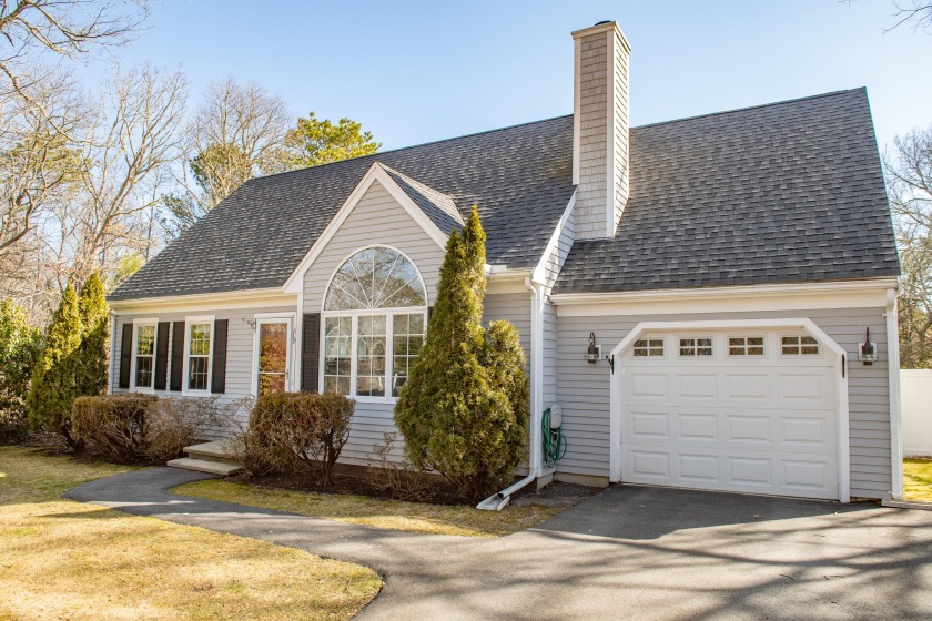 This spacious but cozy cape is just what you have been waiting - Beach Home for sale in Mashpee, Massachusetts on Beachhouse.com