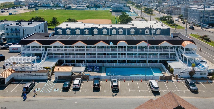Prime 7-Mile Island Location - Steps from the Beach! Just one - Beach Condo for sale in Avalon, New Jersey on Beachhouse.com