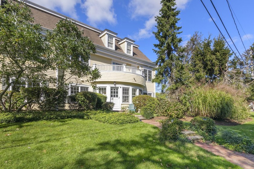 Luxury living in prime location! This rare 1st floor corner unit - Beach Condo for sale in Harwich Port, Massachusetts on Beachhouse.com