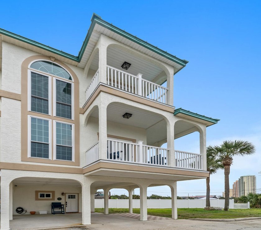 Welcome to your coastal getaway with Gulf views from every - Beach Townhome/Townhouse for sale in Panama City Beach, Florida on Beachhouse.com