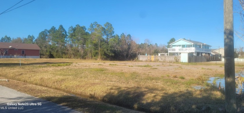 Close to the Beach! Oversized building site that is cleared and - Beach Lot for sale in Waveland, Mississippi on Beachhouse.com