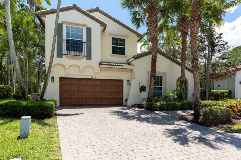 Beautifully Upgraded Magnolia Model Pool Home , 5 Bedrooms, 4.5 - Beach Home for sale in Palm Beach Gardens, Florida on Beachhouse.com