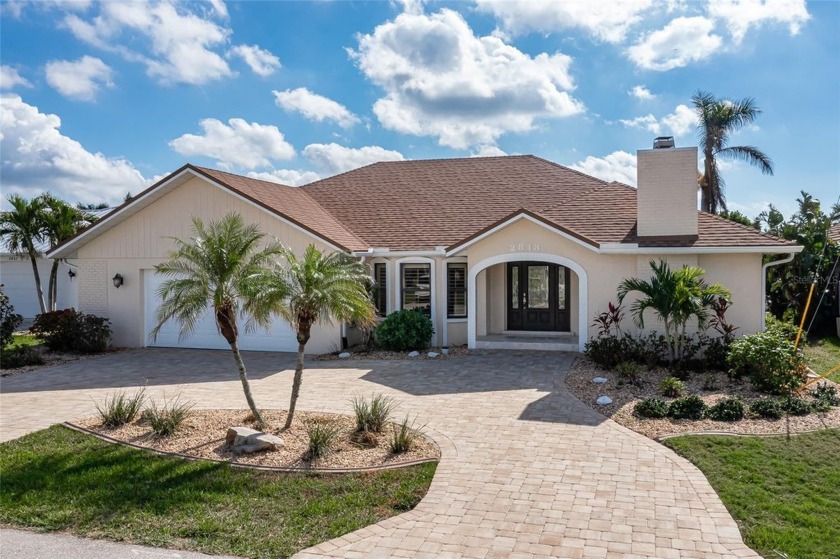 BOATERS' PARADISE! This updated 3 bed/2.5 bath, waterfront home - Beach Home for sale in Punta Gorda, Florida on Beachhouse.com