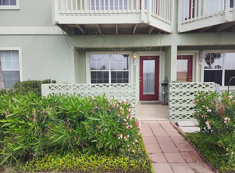 Look at this adorable ground floor 2 bedroom 2 bath condo WITH a - Beach Condo for sale in South Padre Island, Texas on Beachhouse.com