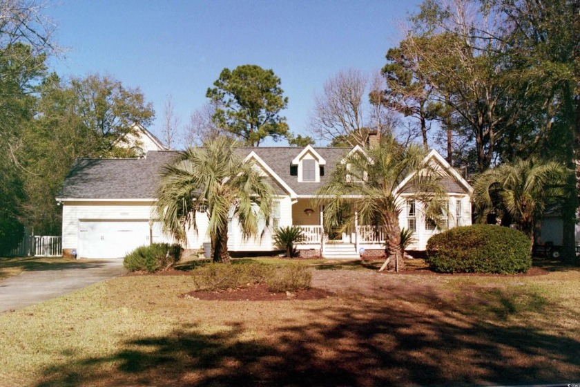 Location is everything! Golf cart or bike ride to the beach! - Beach Home for sale in Pawleys Island, South Carolina on Beachhouse.com