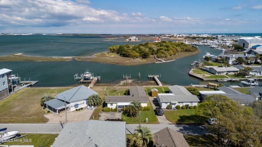PRIME WATERFRONT location on Bogue Sound in Atlantic Beach!! - Beach Home for sale in Atlantic Beach, North Carolina on Beachhouse.com