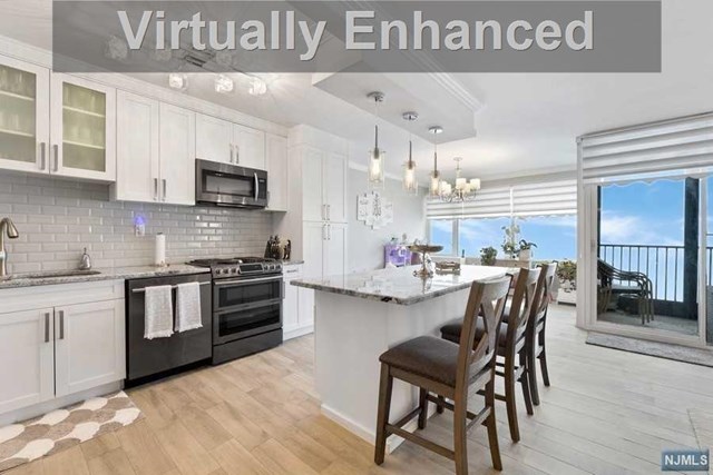 SIMPLY AMAZING!!! TOTAL RENOVATION RARELY AVAILABLE 2 bedroom/2 - Beach Apartment for sale in Fort Lee, New Jersey on Beachhouse.com