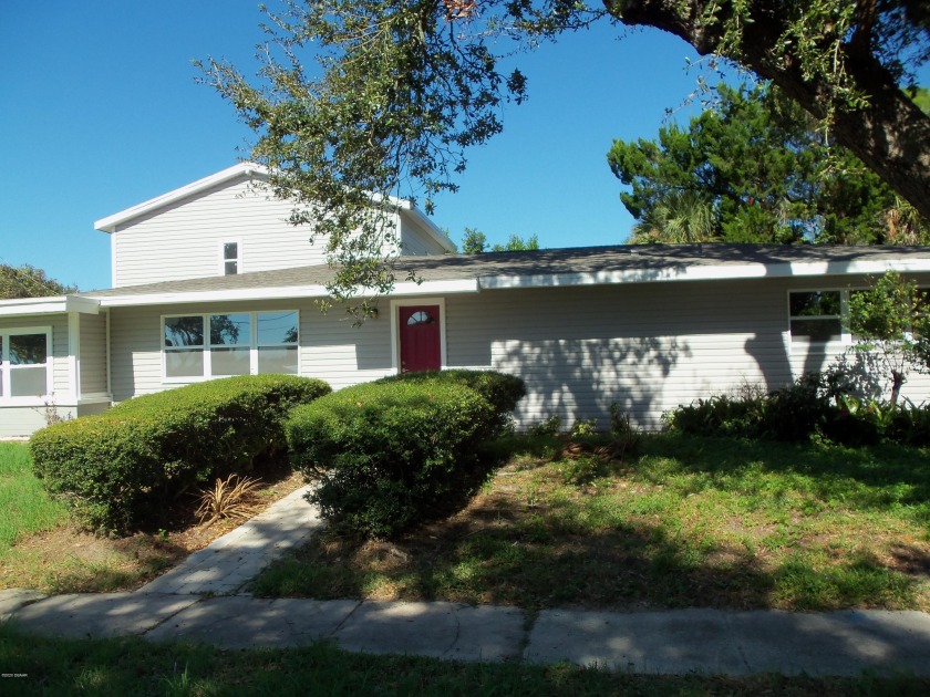 Recently remodeled!  New flooring throughoutpletely remodeled - Beach Home for sale in Daytona Beach, Florida on Beachhouse.com