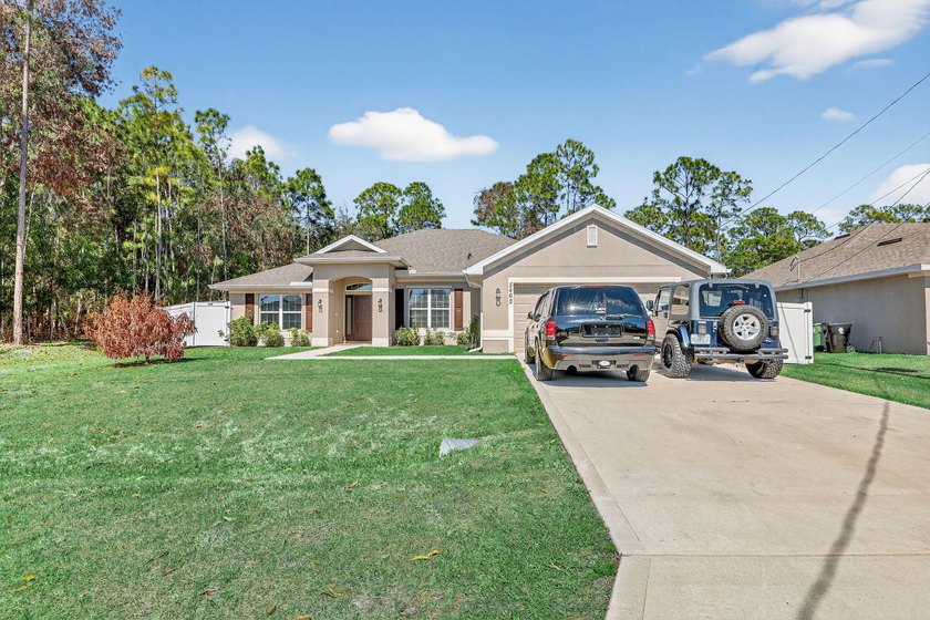 WELCOME TO THIS BEAUTIFULLY BUILT 2022 SINGLE FAMILY RESIDENCE - Beach Home for sale in Port Saint Lucie, Florida on Beachhouse.com