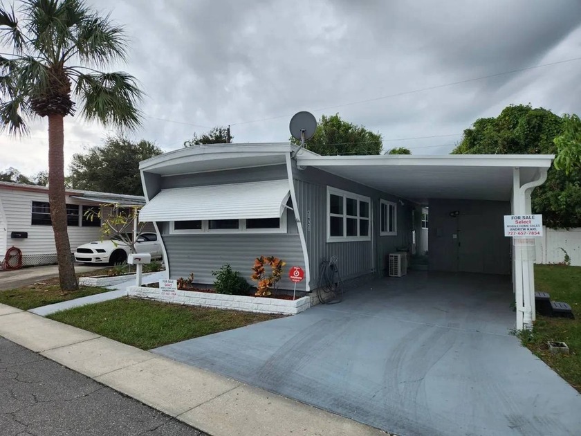 Beautiful 2 bed 1 bath close to the beach with handicap access - Beach Home for sale in Largo, Florida on Beachhouse.com