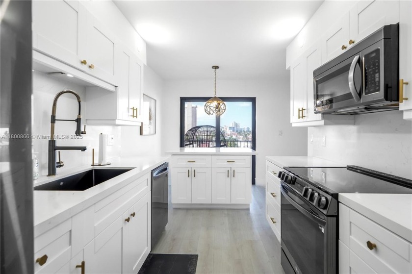 Beautifully renovated 2-bed, 2-bath condo in the sought-after - Beach Condo for sale in Hollywood, Florida on Beachhouse.com