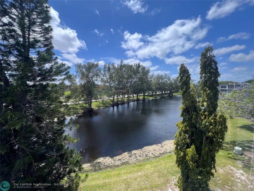 LOCATION! LOCATION!! DIRECTLY AROSS FROM THE CLUBHOUSE! COME AND - Beach Condo for sale in Deerfield Beach, Florida on Beachhouse.com
