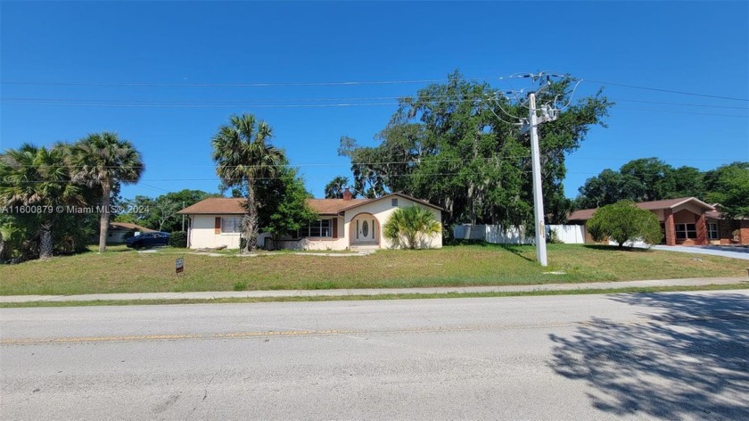 This 3 bedroom 2 bathroom home is an excellent opportunity for a - Beach Home for sale in Palm Coast, Florida on Beachhouse.com