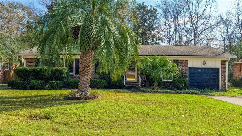 Don't miss this nicely updated, move in ready home, in beautiful - Beach Home for sale in Hanahan, South Carolina on Beachhouse.com