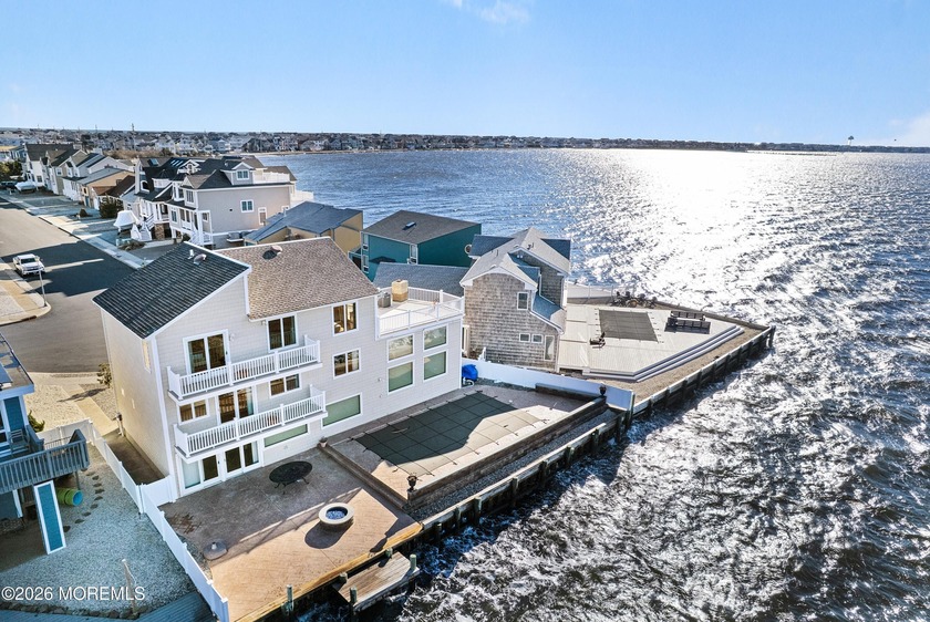 Your retreat awaits you! Relax in this beautiful 3 floor - Beach Home for sale in Seaside Park, New Jersey on Beachhouse.com