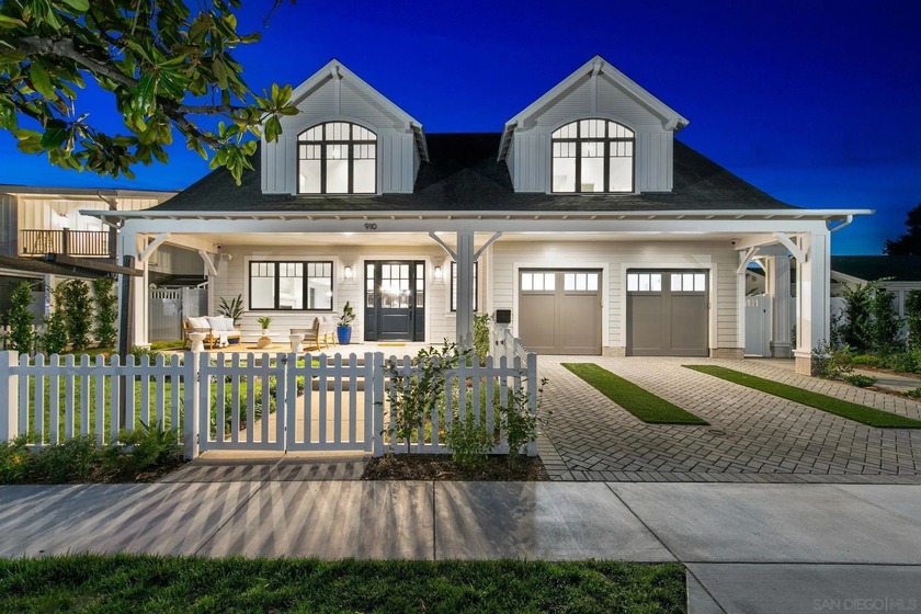 Welcome to 910 Balboa Avenue! Situated just moments from - Beach Home for sale in Coronado, California on Beachhouse.com