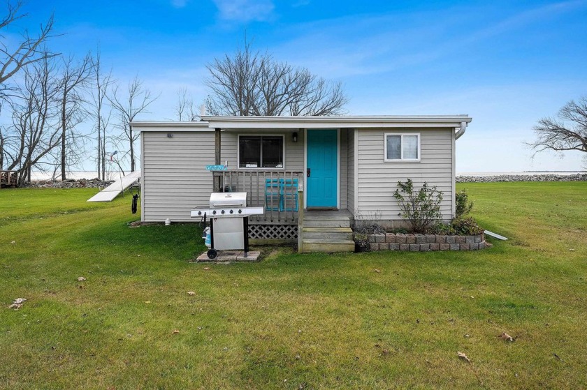 The serenity and peacefulness of these turn key cozy cabins - Beach Home for sale in Oconto, Wisconsin on Beachhouse.com